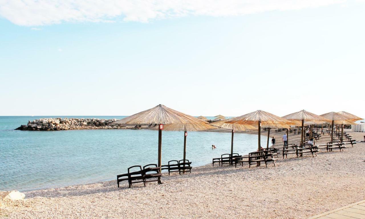 Boutique Apartment With Private Pool For Your Exclusive Use Novigrad  Exterior photo